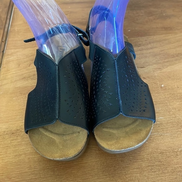 Propet Shoes - Propet Leather Sandals Size 8